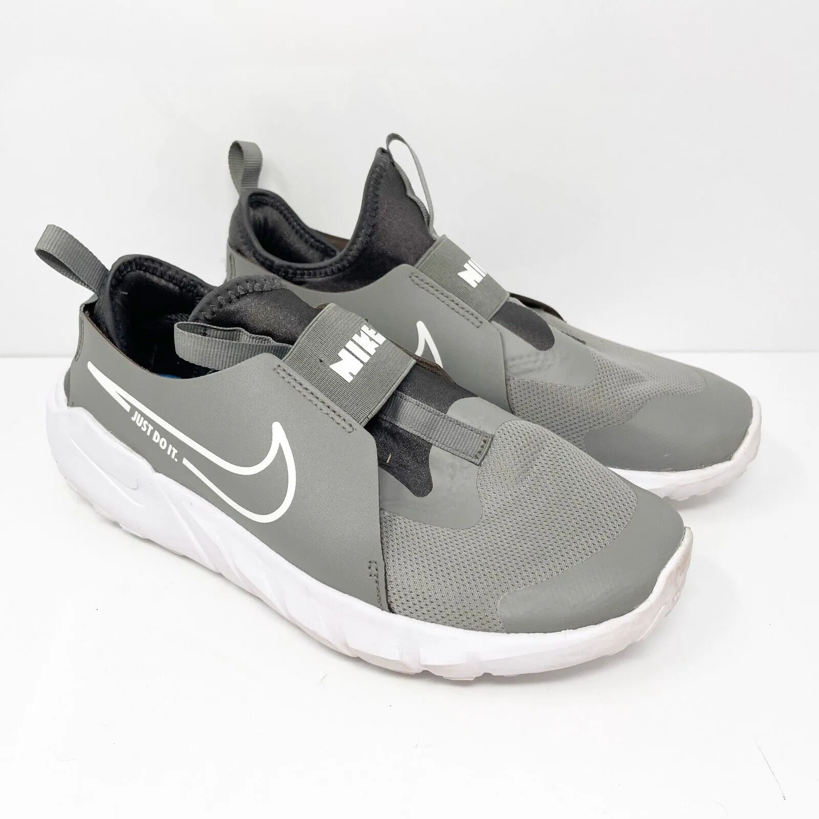 Nike Boys Flex Runner 2 DJ6038-003 Gray Casual Shoes Sneakers Size 7Y