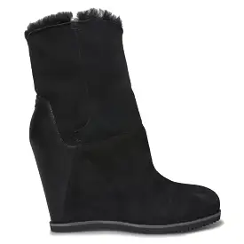 UGG Classic Mondri Cuff Black Boots - Women's