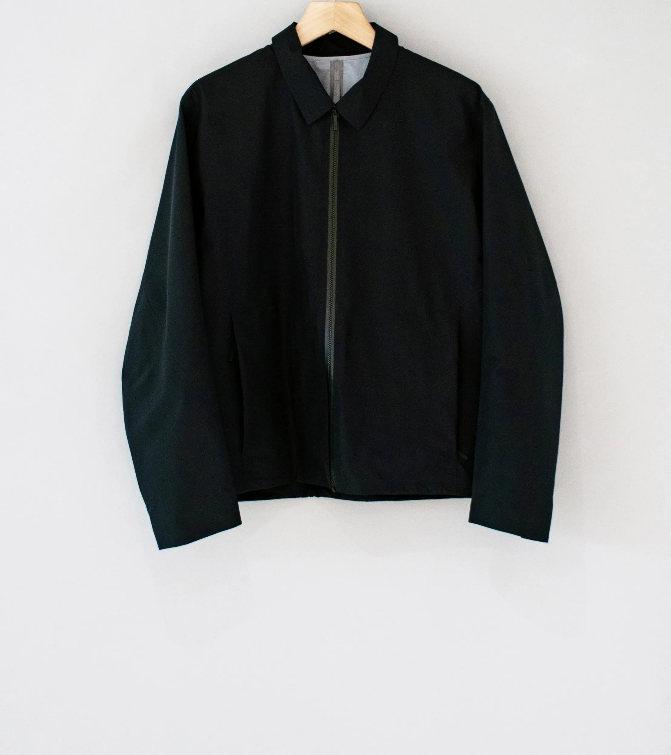 Veilance 'Centroid Jacket' (Black)