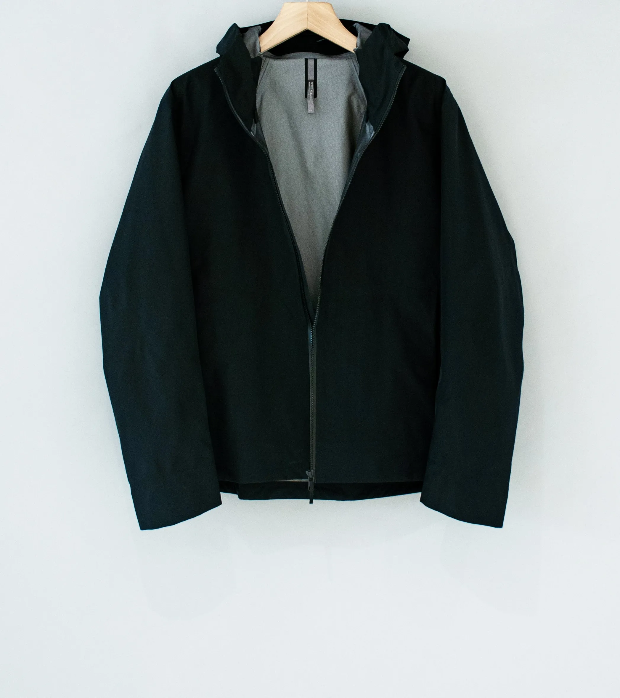 Veilance 'Perron Jacket' (Black)