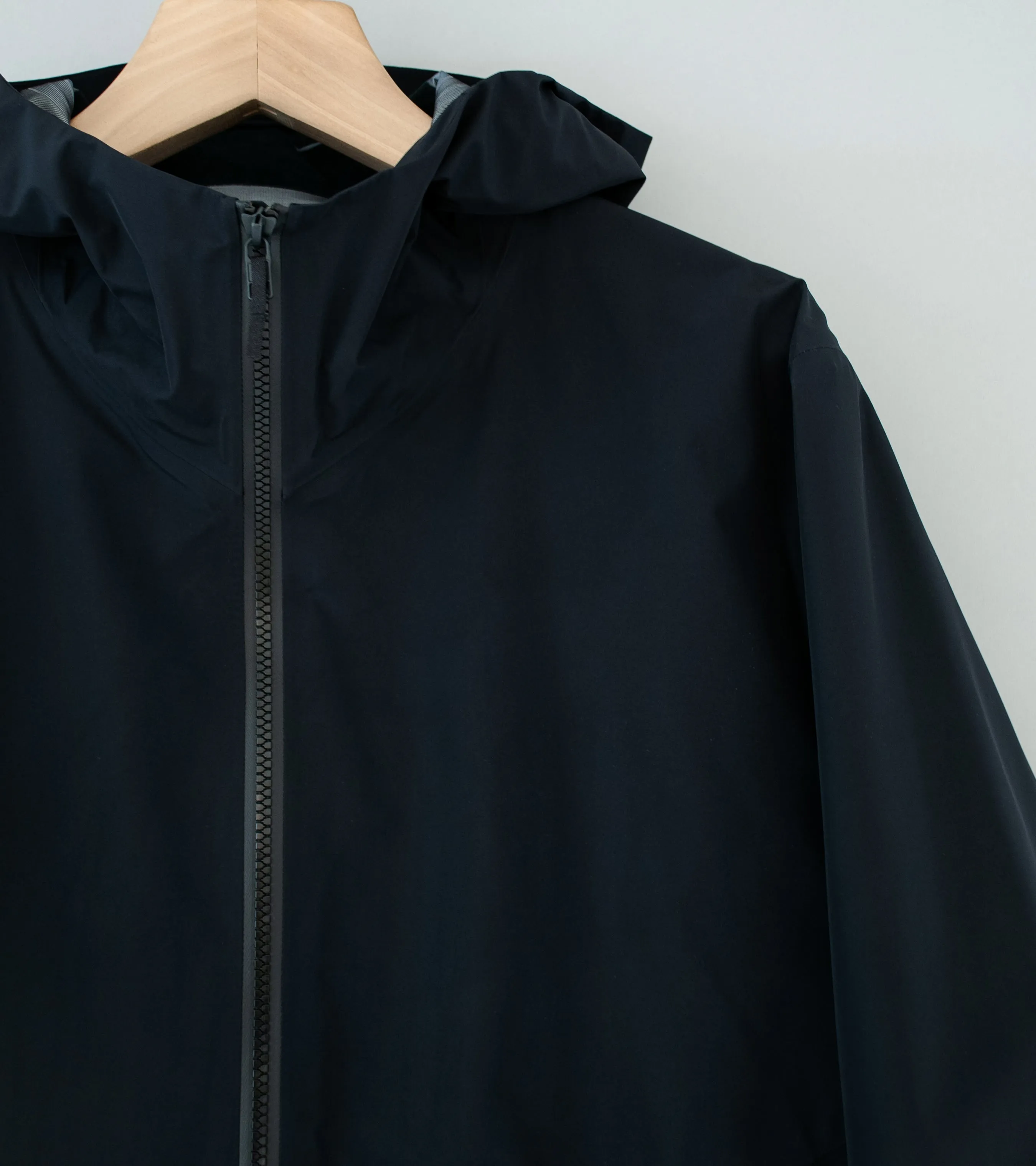 Veilance 'Perron Jacket' (Black)