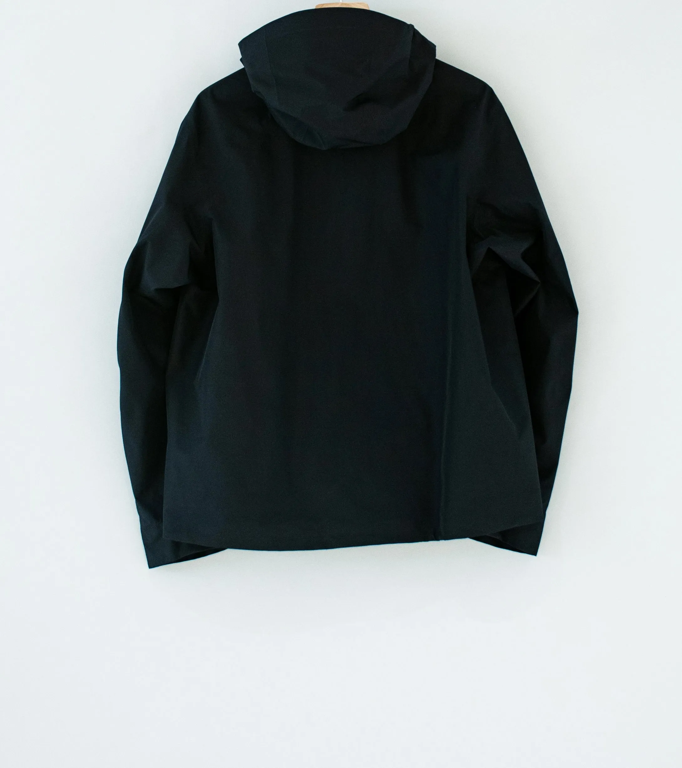 Veilance 'Perron Jacket' (Black)