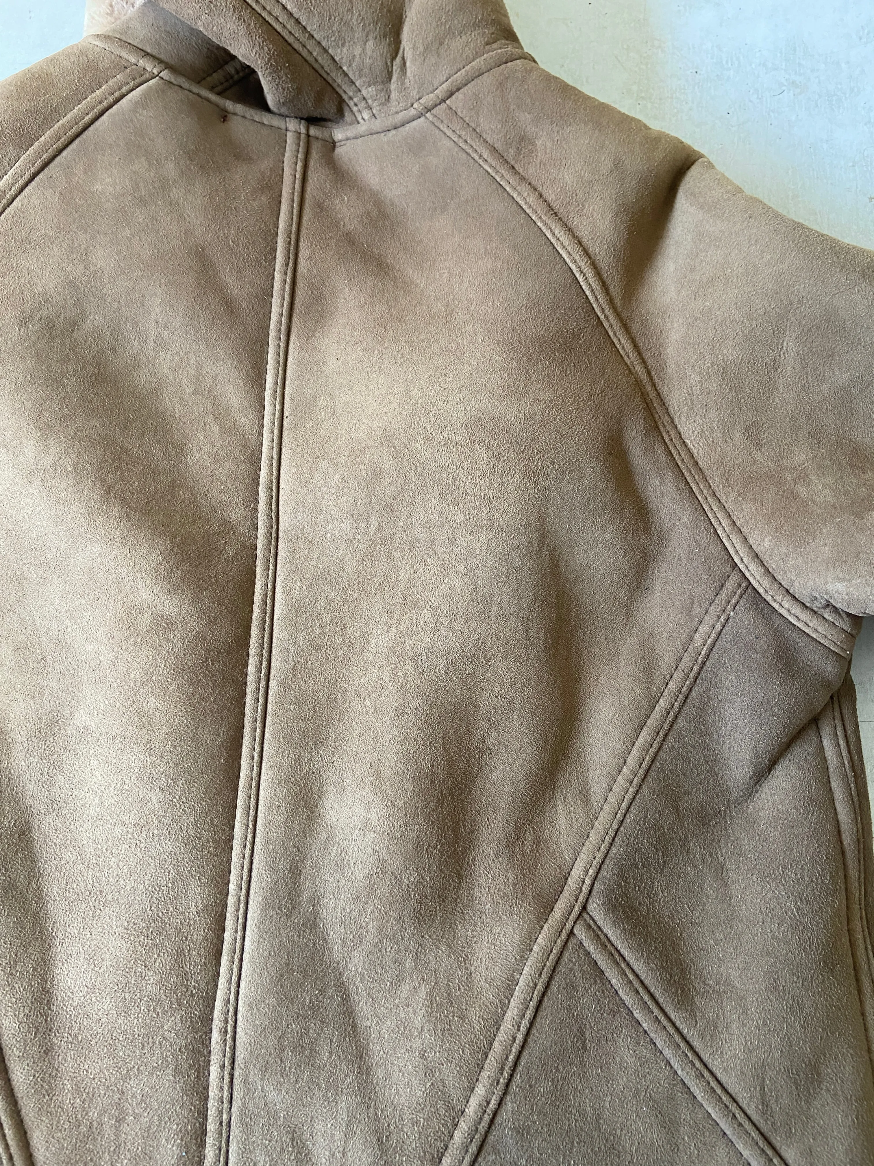 Vintage 70's Women Hooded Sheepskin Coat in Beige