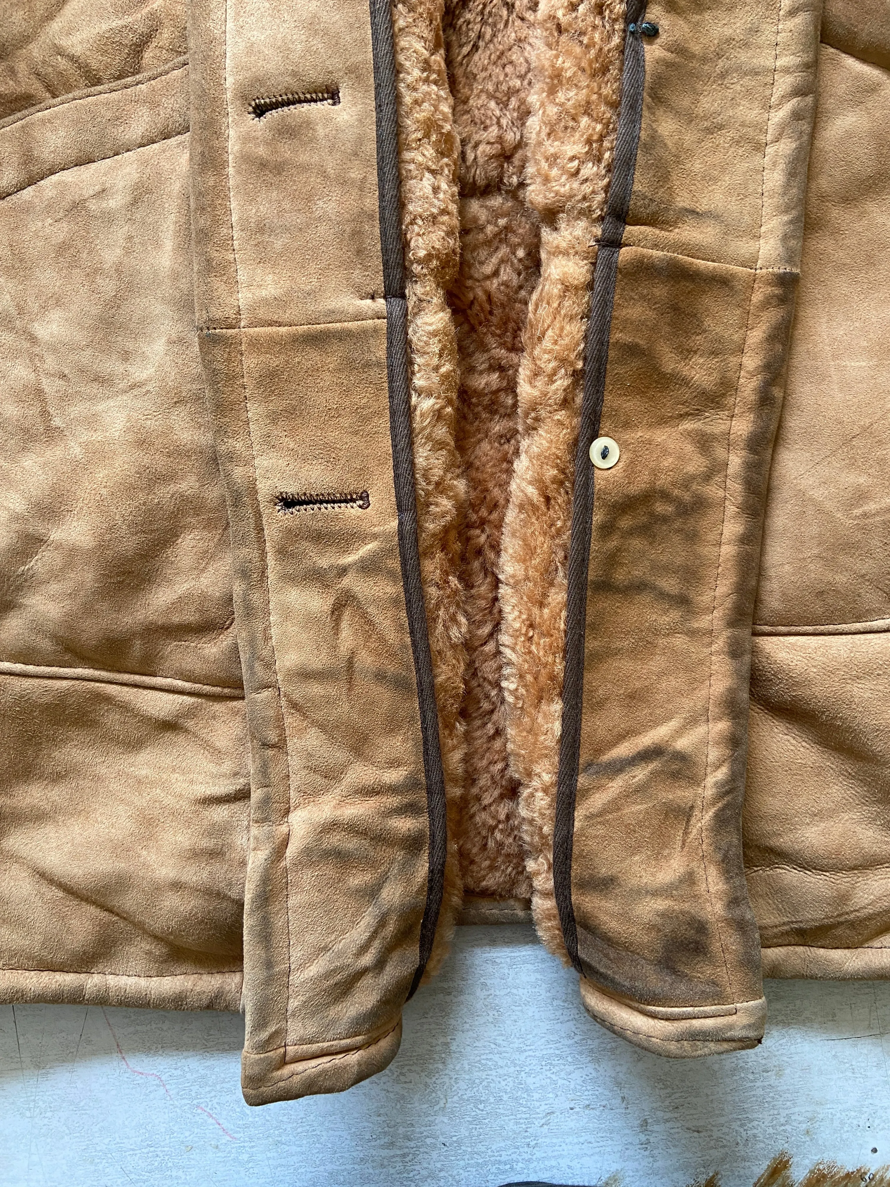 Vintage 70's Women Oversized Sheepskin Coat in Beige